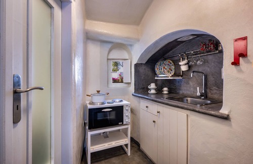 Oia House | TRADITIONAL CAVE in the heart of old OIA