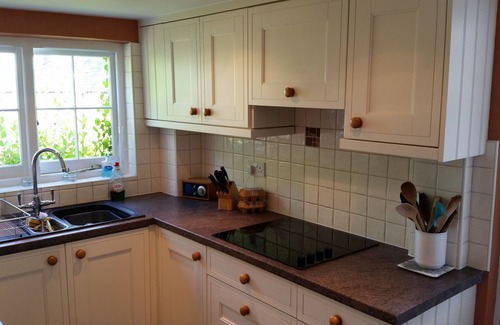 Treknow Cottage | Traditional Charming Cottage Above Sandy Beach - a welcoming Family Holiday Home