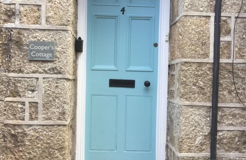 Newlyn House | Traditional Cornish Cottage with sweeping sea views