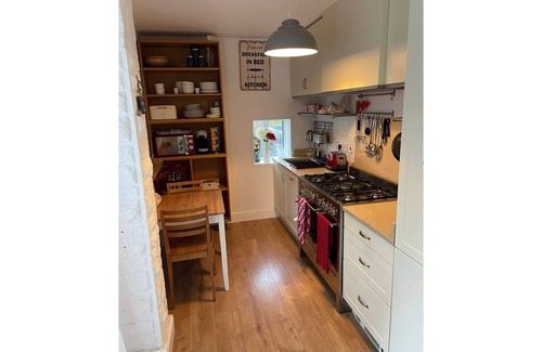 Holmfirth Cottage | Traditional cottage with stunning views and walks on the doorstep.