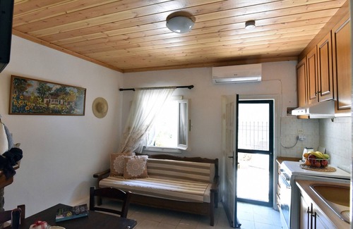 Antipernoi Cottage | Traditional Cottage on the hillside of Antiperni