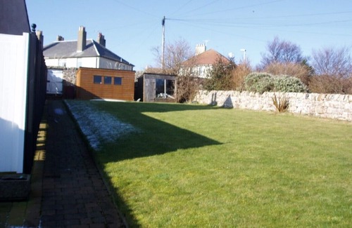 Crail Cottage | Traditional Cottage with large garden and patio, Near harbour