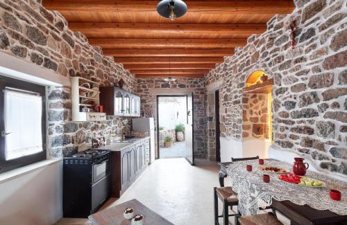 Sitia House | Traditional Cretan House Lithostrati Karidi Village