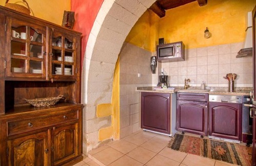 Samonas Villa | Traditional Crete Villa | Villa Red Fliskouni | Stunning Views | 1 Bedroom |.