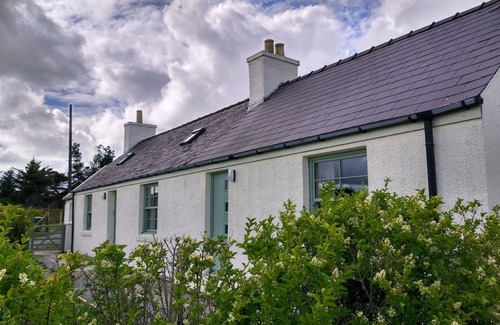Lewis and Harris Cottage | Traditional Crofters Meadowcroft Cottage