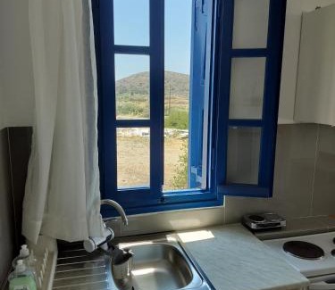 Nea Cryssi Akti Apartment | Traditional Cycladic Studio