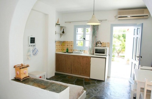 Santa Maria Apartment | Traditional cycladic apartment, in the most beautiful area of Paros