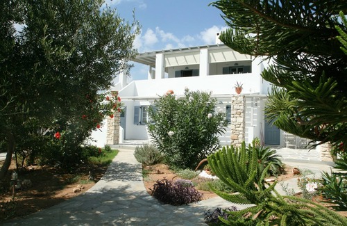 Santa Maria Apartment | Traditional cycladic apartment, in the most beautiful area of Paros