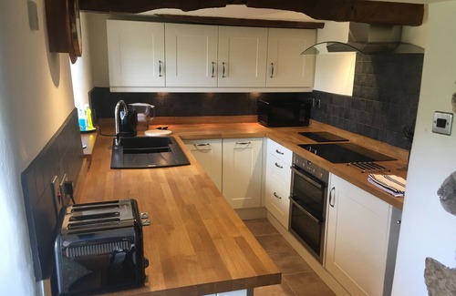 Newbiggin-in-Bishopdale Cottage | Traditional Dales Cottage with stunning views,