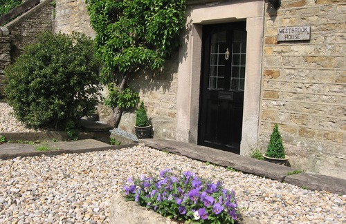 Newbiggin-in-Bishopdale Cottage | Traditional Dales Cottage with stunning views,