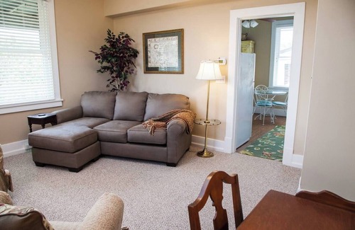 Forest Hills Apartment | Traditional decor, 1 Brm, 1 Bath, Floor 3 US OPEN
