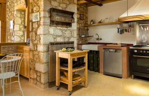 Tsoukaladhes Villa | Traditional Ecovilla, Private Pool, Stunning Sea Views, 5 Min From Best Beaches