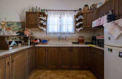 Kolymbari House | Traditional Family Cretan home!