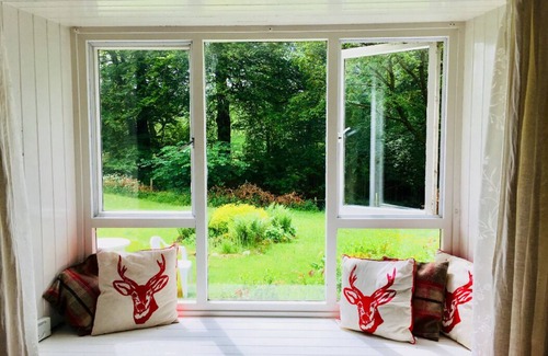 Dalmally Cottage | Traditional Farm Cottage with woodburner above Loch Awe