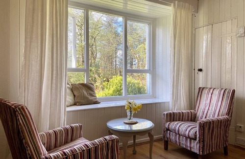 Dalmally Cottage | Traditional Farm Cottage with woodburner above Loch Awe