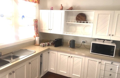 Barrington Other | Traditional Farmhouse Sleeps Up To 10, Wood Fire, Outdoor Bathhouse & Fast WiFi