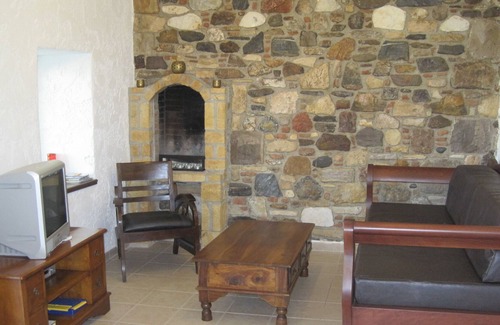 Kos Cottage | Traditional Greek Stone Cottage set in quiet countryside.