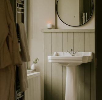 Foss Villa | Traditional Highland lodge restored in the spirit of rural living, set in a wild landscape - NATURE ADVENTURE NURTURE