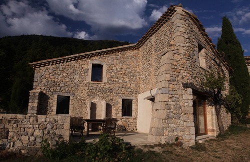 Barret-de-Lioure House | Traditional house completely renovated with view of the Ventoux and swimming pool