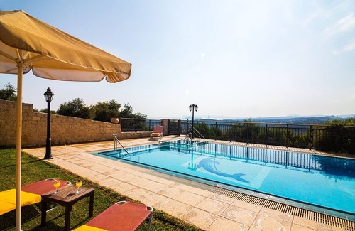 Polemarchi Villa | Traditional Holiday Villa with Panoramic View