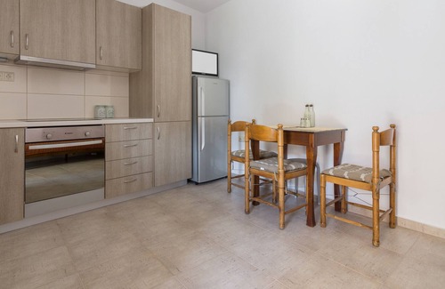 Apomarma Apartment | Traditional Home in small village Apomarma