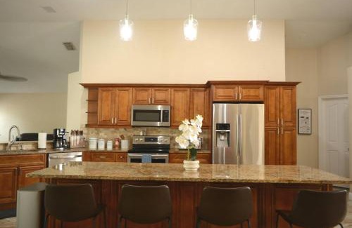 Town 'n' Country House | Traditional Home in Tampa