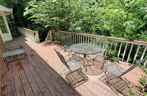 Fayetteville House | Traditional Home on 2.4 Wooded Acres in swim community.