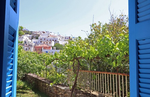 Filoti House | Traditional house close to great hiking trails