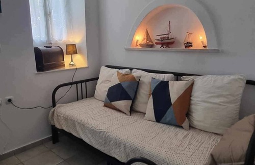 Paleopolis House | Traditional house in Chora Andros Greece