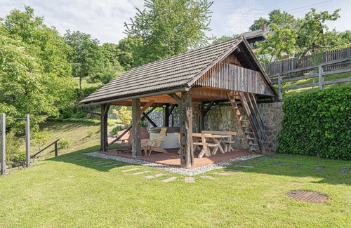 Semic House | Traditional House Kal With Whirlpool, Semič, Slovenia