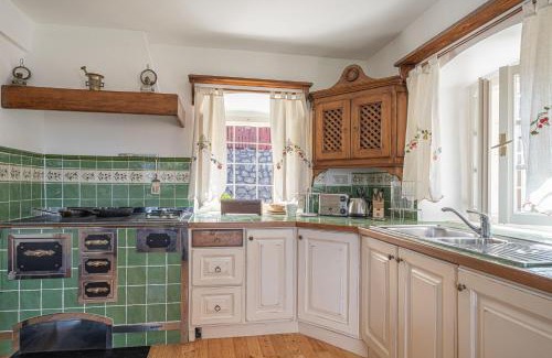 Semic Apartment | Traditional House Kal With Whirlpool - Happy Rentals
