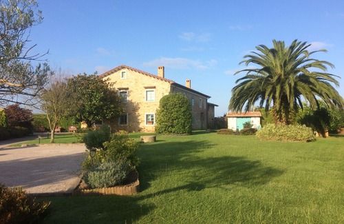 Villaviciosa Cottage | Traditional house on the Asturian coast.