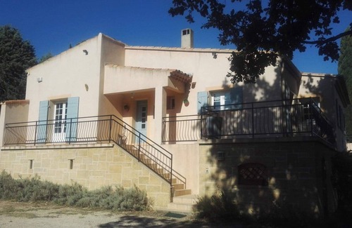 Puyvert House | Traditional house opposite the Chateau de Lourmarin