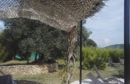 Puyvert House | Traditional house opposite the Chateau de Lourmarin