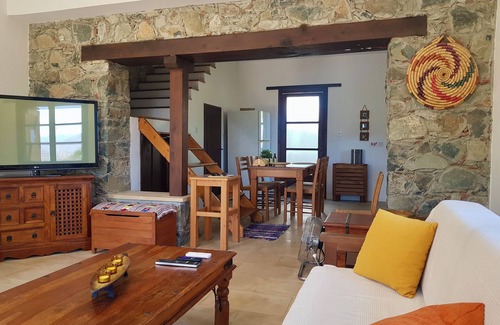 Pareklisia Cottage | Traditional House with Mountain View - Dierona Village