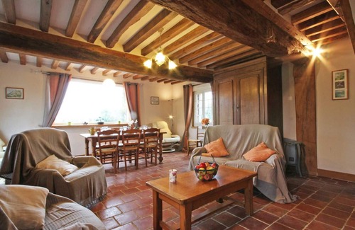 Crouttes Cottage | Traditional house with garden, pets allowed, WIFI and all-inclusive amenities