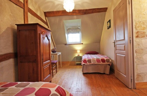 Crouttes Cottage | Traditional house with garden, pets allowed, WIFI and all-inclusive amenities