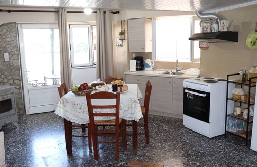 Manikia House | Traditional houses a breath of fresh air from Manikia 'PetzlRocTrip'