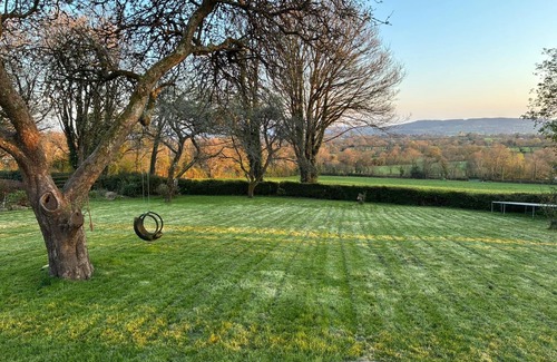 Killotteran Cottage | Traditional Irish 3/4 Berth Cottage