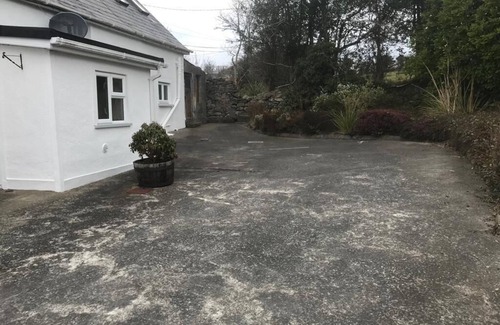Killarney Cottage | Traditional Irish Cottage in Aghadoe With Stunning Views