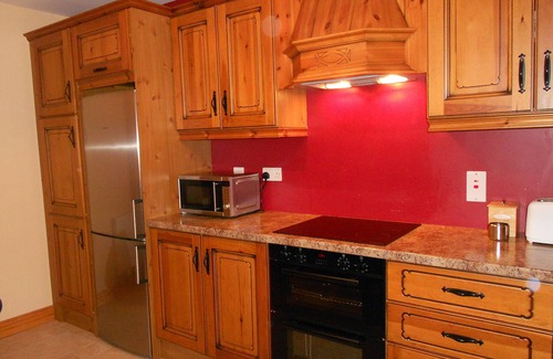 Rosmuck Cottage | Traditional Irish Cottage In The Heart Of Connemara with WI-FI
