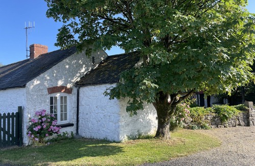 Adare Cottage | Traditional Irish Stone Barn Cottage in Beautiful and Tranquil Countryside