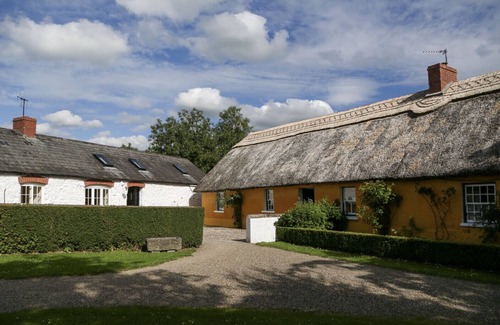 Adare Cottage | Traditional Irish Stone Barn Cottage in Beautiful and Tranquil Countryside