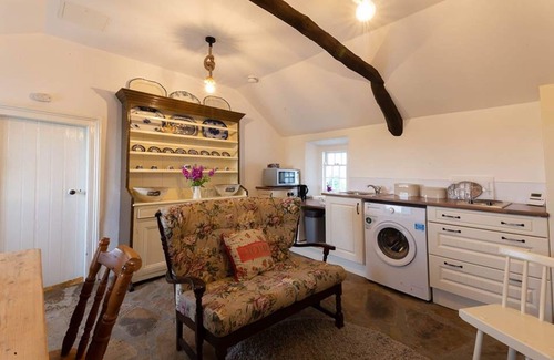 Limavady Cottage | Traditional Irish Thatched Cottage