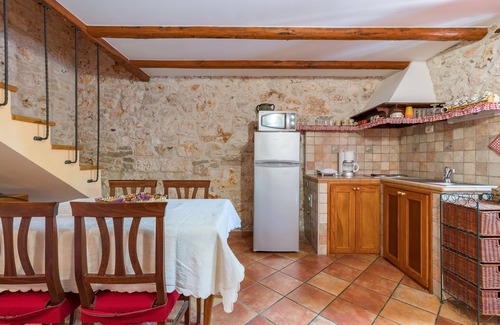 Valdebek Apartment | Traditional Istrian House - Apartment with swimming pool- 15 min from Kamenjak
