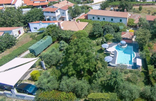 Valdebek Apartment | Traditional Istrian House - Family Apartment with swimming pool - near Kamenjak