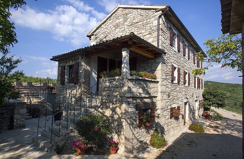 Buzet Villa | Traditional Istrian stone house with large pool