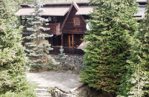 Baia Mare Cabin | Traditional Lodge in Mountain, 10 km from city, w/grill, jacuzzi, hiking trails
