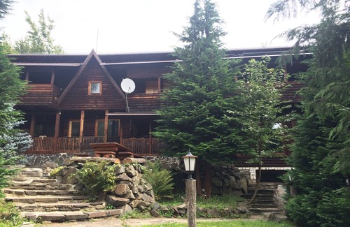 Baia Mare Cabin | Traditional Lodge in Mountain, 10 km from city, w/grill, jacuzzi, hiking trails