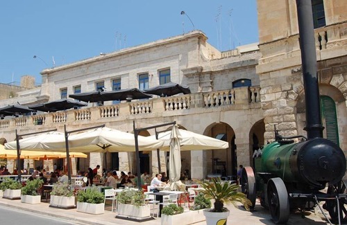 Senglea House | Traditional Maltese Townhouse, Roof Terrace and Views